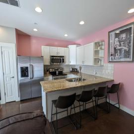2-Bedroom Condo Unit with Free Parking & 2 King Beds, hotel a Nashville
