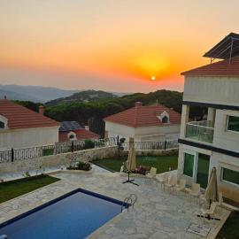 Villa K تلة الصنوبر, khách sạn ở Ḩāşbayyā