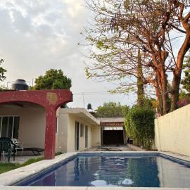 Casa con Alberca Privada en Xochitepec