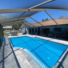 House with heated pool, hotel u gradu Bruksvil