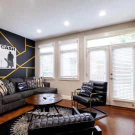 The Johnny Cash Suite - Music Row District - Free Garage Parking - King Bed, hotel a Nashville