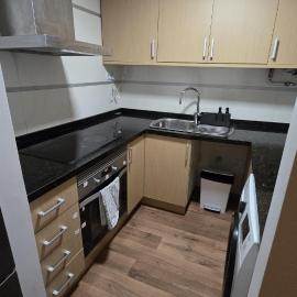 Apartamento con 3 habitaciones y 2 baños completos