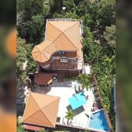 Luxury West Bay Villa Pool & Ocean Views, מלון בווסט ביי
