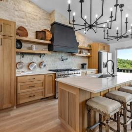 Luxury Beaver Lake Views - 2 Min to Marina and Swim Beach, ξενοδοχείο σε Rogers