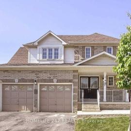Brampton House Near Pearson Airport