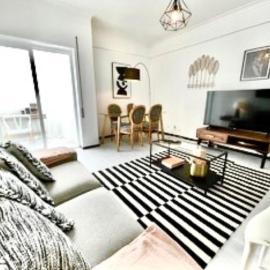 MHouse lease Cascais Spacious 3 BR Family next center, ξενοδοχείο σε Alcabideche