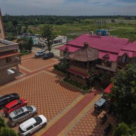 Lokenath Resort, hotel u gradu 'Tarapith'