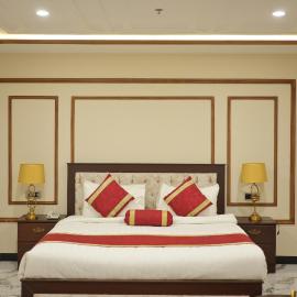 Dubai Palace Hotel, готель у місті Sambriāl