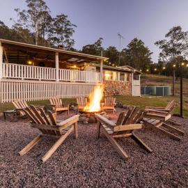 Bellbird Rise Off-Grid Cottage