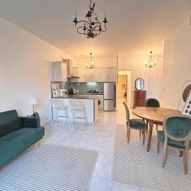Omnia Charming 2 bed and AirCon in historic Frejus