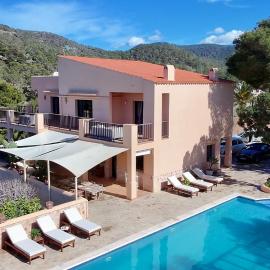 Casa en Cala Vadella con piscina y vistas al mar