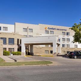 Comfort Inn & Suites Wichita Northeast, hotel in Wichita