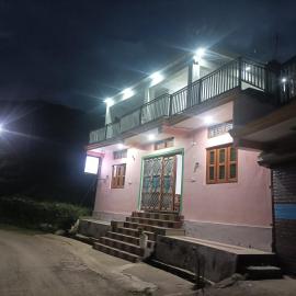 Blue Sparrow Homestay, khách sạn ở Chopta