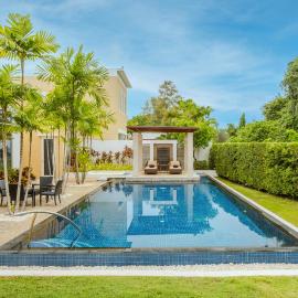 Andaman Pool Villas, Maikhao Beach Phuket, Hotel in Strand Mai Khao