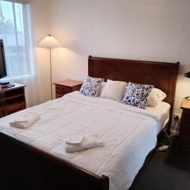Waratah Waterfall Retreat Unit1 Free Pay TV In 2 Rooms Free Breakfast & Bottle Of Wine, hotel u gradu 'Waratah'