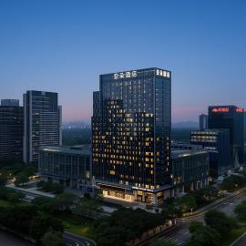 Atour Hotel Guangzhou South Railway Station East Plaza