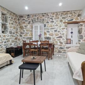 Summerstone Cottage - Very high speed wifi - ideal for remote work, hotel u gradu 'Aliveri'