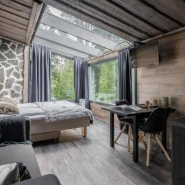 Private lakeside panorama suite with terrace
