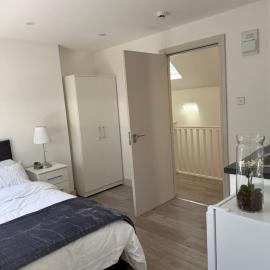 Private Studio 4 Min Walk to Station