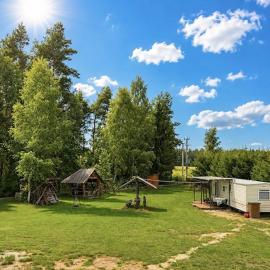 Podleśna Przystań, hotel v mestu Mołowiste