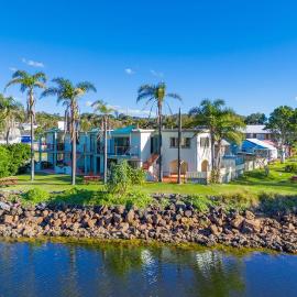 Beachfront 2, 25 Willow Street