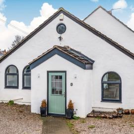 16th-Century Cottage with Separate Studio and Garden, Sleeps 12