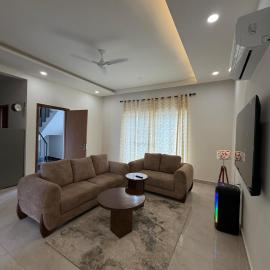 Sukooon Luxury Stay with Garden and Modern Interiors
