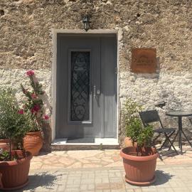 Καμάρα Χωριό Φοινίκι , Kamara Finiki Village, hotel in Moláoi