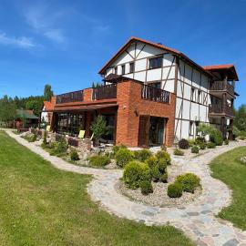 Pensjonat Kupperówka- Stadnina Koni Kolano, hotel in Szymbark