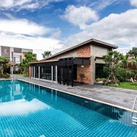Cresco Hotel Buriram, хотел в Бурирам