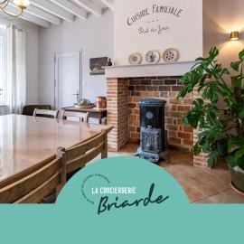 Maison Parcelle - Jacuzzi - Brasero - Art Déco、Bourdenayのホテル