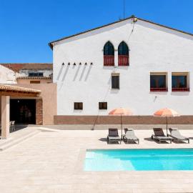 Masia el Carlos Private Pool - Cinema - AC - Game room, Hotel in Bellcaire de Urgel