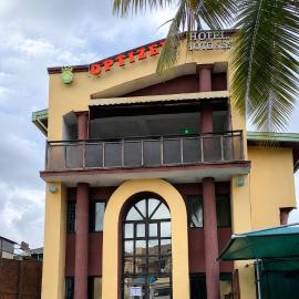 Optizee Hotel and Suites