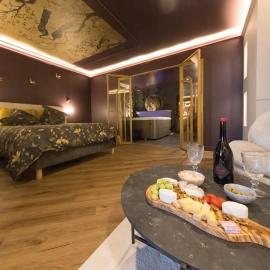 Suite d'exception spa privatif en Duo Solem, отель в Вандоме