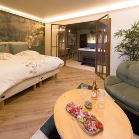 Suite d'exception spa privatif en Duo Néroli, Hotel in Vendôme