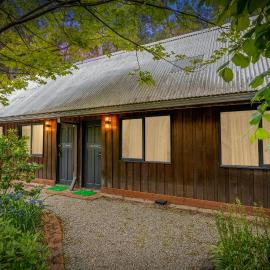 Little Acorn - Forest Garden, Emerald, hotel a Emerald