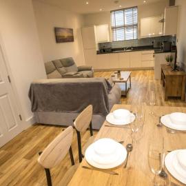 Comfortable Short Stay & Long Stay in Connah's Quay Deeside- Parking & WiFi available