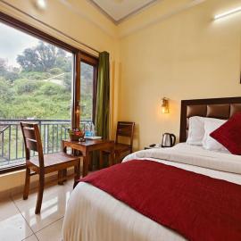 Hotel Piyush Regency, hotel v destinaci Kīar