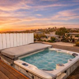 Encinitas Gem - Walk to Downtown & Beaches, Hot Tub