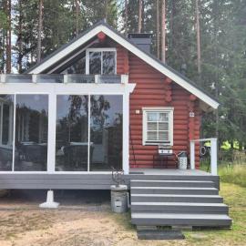 Mökki golf-kentän vieressä