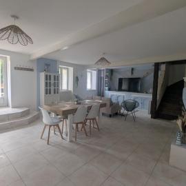 Charentaise house 120 m2 with outdoor area
