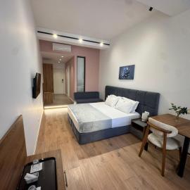 Hotel La Rosa, hotel in Tirana