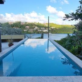 Villa in Egmont with Infinity Pool
