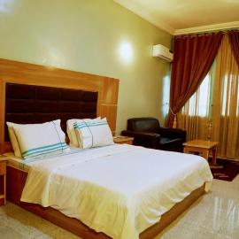 Dinam hotel and suites