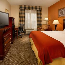 Holiday Inn Express & Suites by IHG Chambersburg by IHG