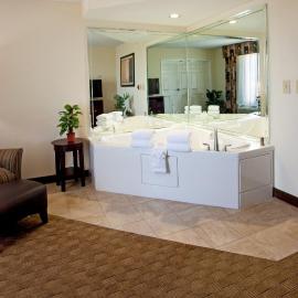 Holiday Inn Express & Suites Columbus at Northlake by IHG: Columbus şehrinde bir otel