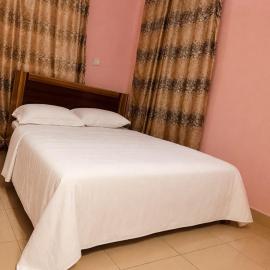Executive 2BR at Redemption Camp, hotel in Loburo