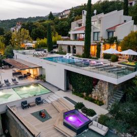 Spectacular View Private Pool Villa
