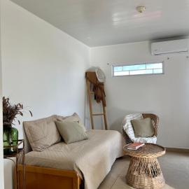 Moderno departamento con cochera privada