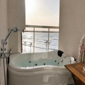 קו המים - Waterline סוויטות עם גקוזי הכי קרוב לים, hotel u gradu Netanja